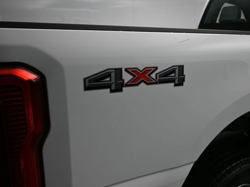 New 2026 Ford F250 XL w/ F-250 >10K GVWR Package AWD/4WD image 10
