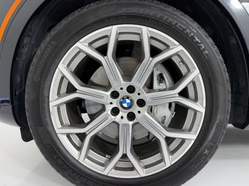 Used 2025 BMW X7 xDrive40i w/ Premium Package AWD/4WD image 24