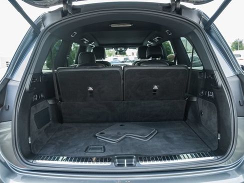 Used 2025 Mercedes-Benz GLS 450 4MATIC image 10