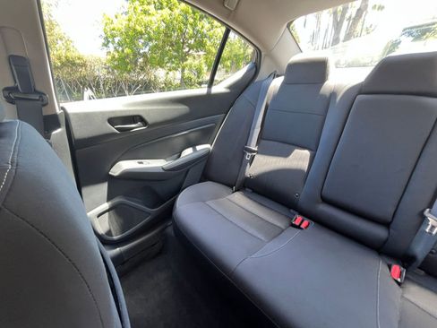Used 2025 Nissan Altima 2.5 SV FWD image 38