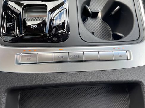 New 2026 Kia Carnival EX FWD image 23