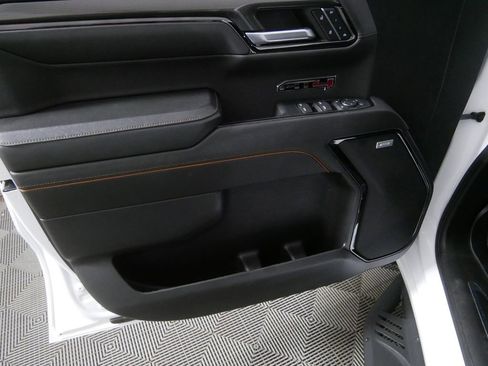 Used 2024 GMC Sierra 1500 AT4 w/ Technology Package image 12