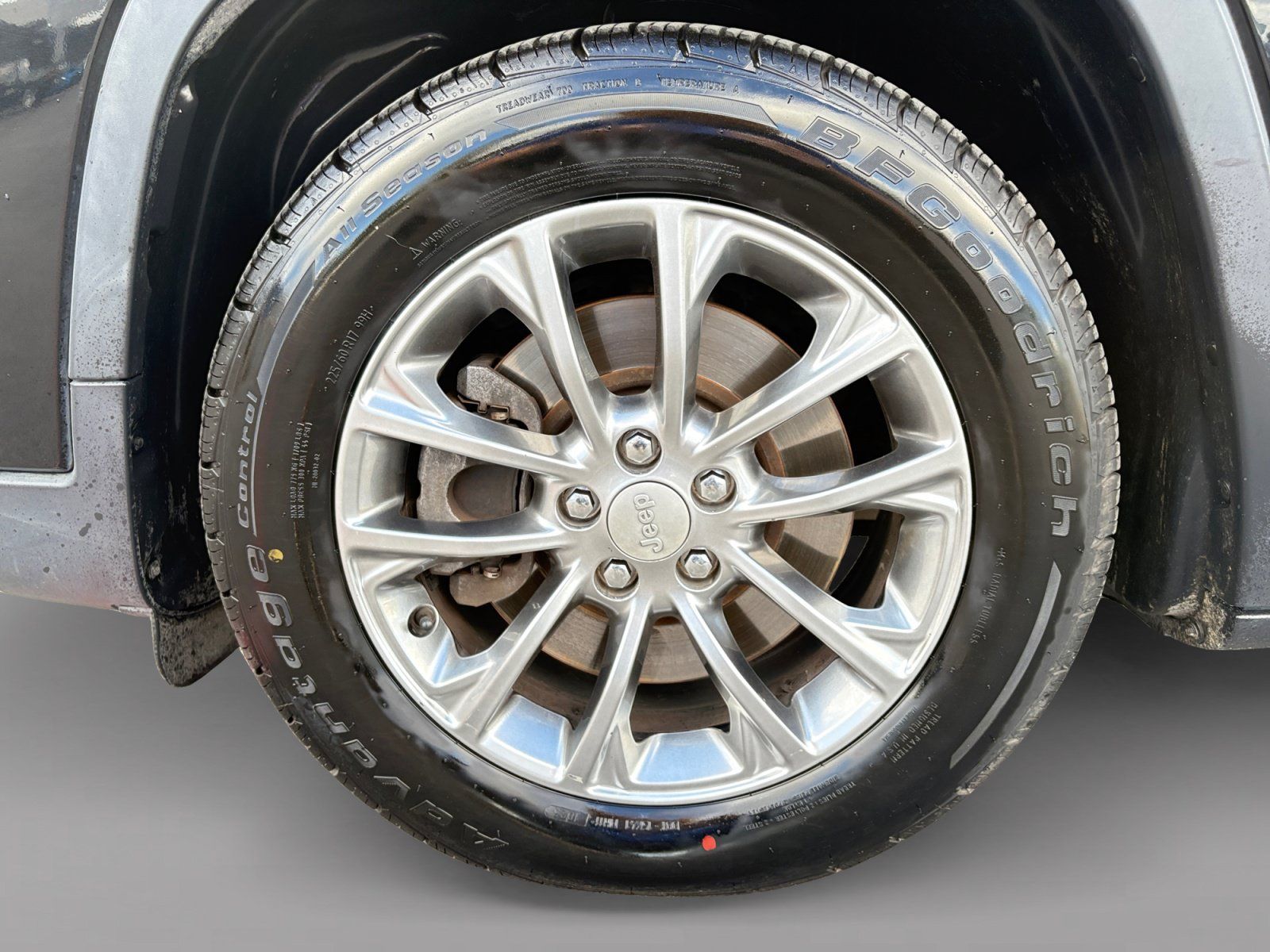 Used 2019 Jeep Cherokee Latitude Plus FWD image 9