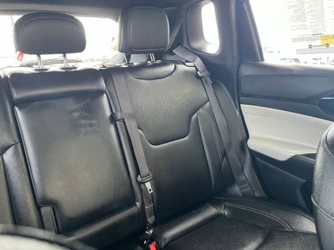 Used 2025 Jeep Compass Limited image 38