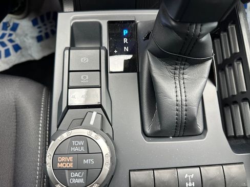 New 2025 Toyota Tacoma TRD Off-Road AWD/4WD image 25