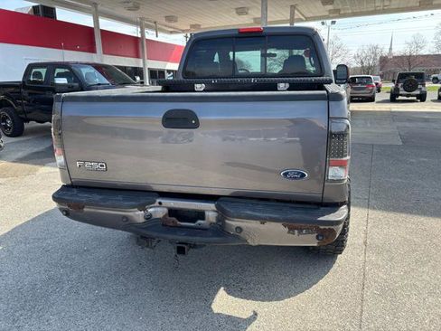 Used 2004 Ford F250 XLT image 4