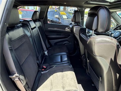 Used 2020 Jeep Grand Cherokee Trailhawk w/ Interior Metal Package AWD/4WD image 29