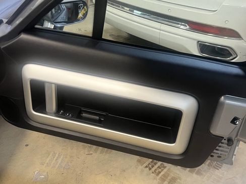 Used 2006 Ford GT RWD image 33