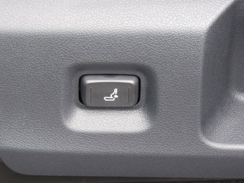 New 2026 Toyota Tacoma SR5 RWD image 14