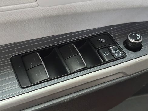 Used 2021 Toyota Sienna XSE image 26