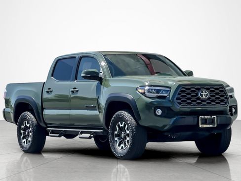 Certified 2022 Toyota Tacoma TRD Off-Road w/ Technology Package RWD image 7