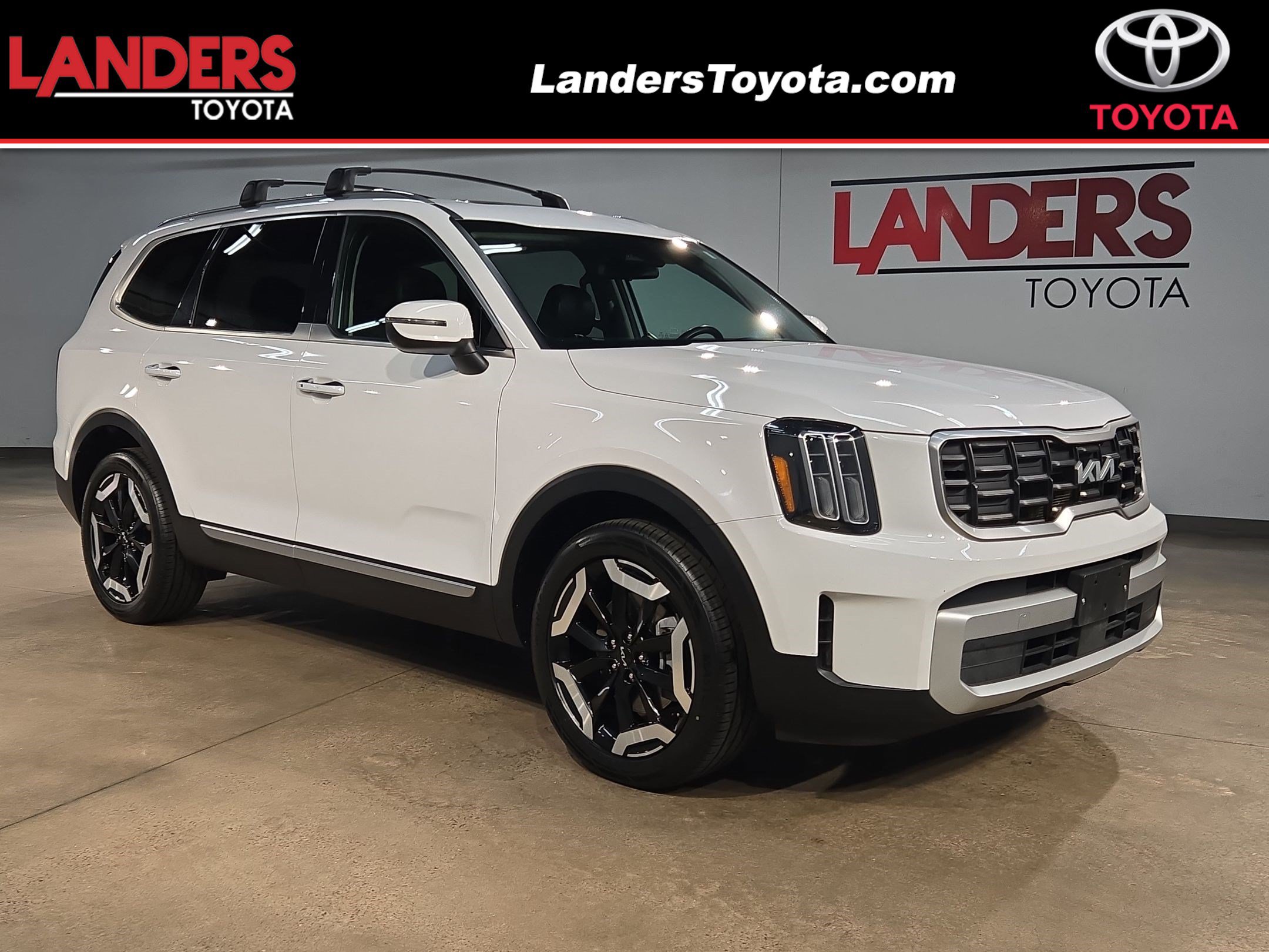 Used 2025 Kia Telluride S AWD/4WD image 1