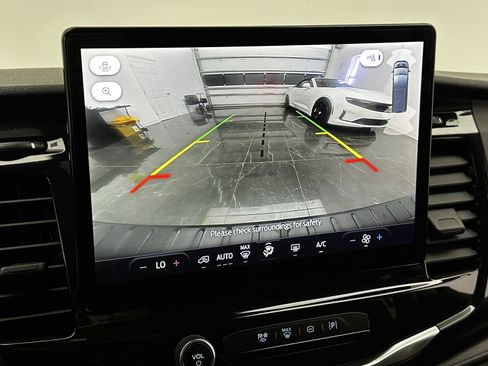 Used 2023 Ford Transit 350 XLT image 18