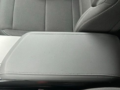 New 2026 Chevrolet Equinox EV LT image 30