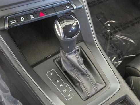 Used 2021 Audi Q3 2.0T Premium image 12