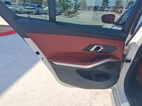 Used 2025 BMW 330i Sedan w/ Convenience Package RWD image 15