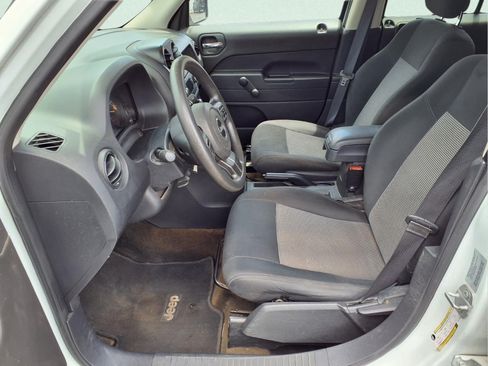 Used 2016 Jeep Patriot Sport FWD image 16