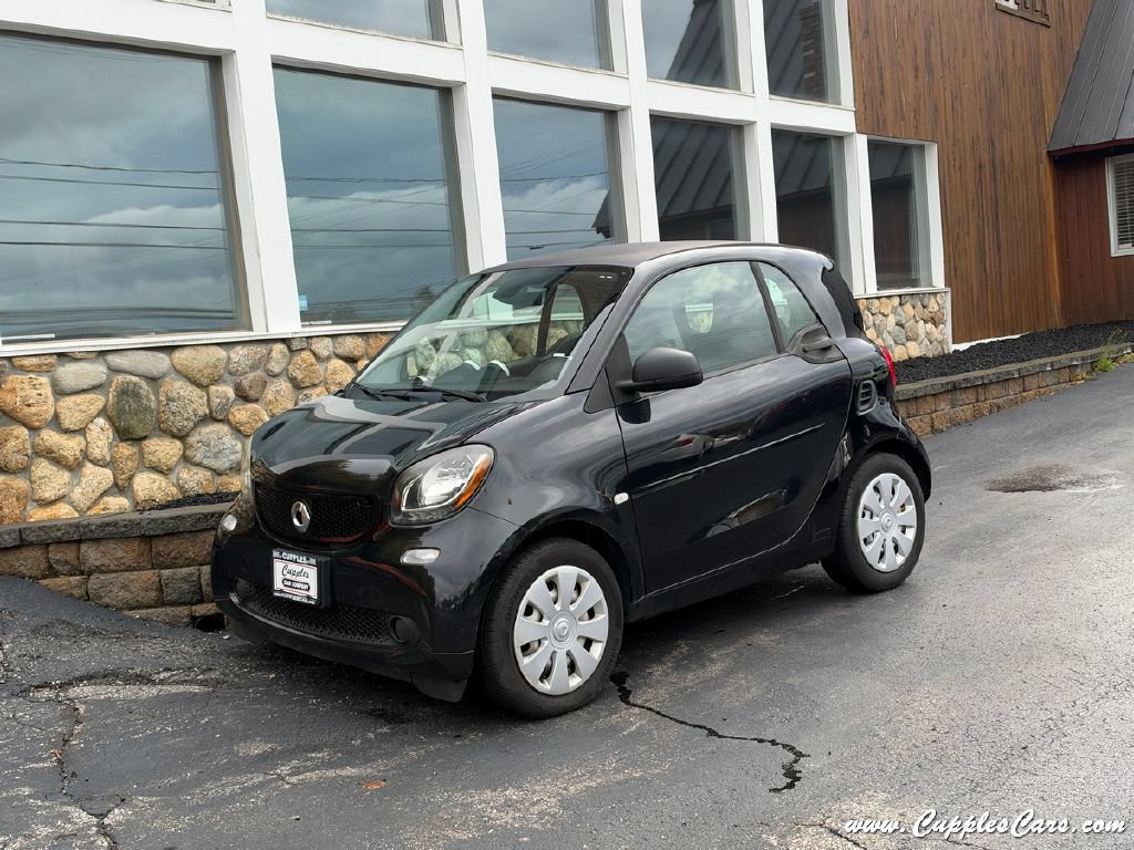 Used 2016 smart fortwo Coupe RWD image 1