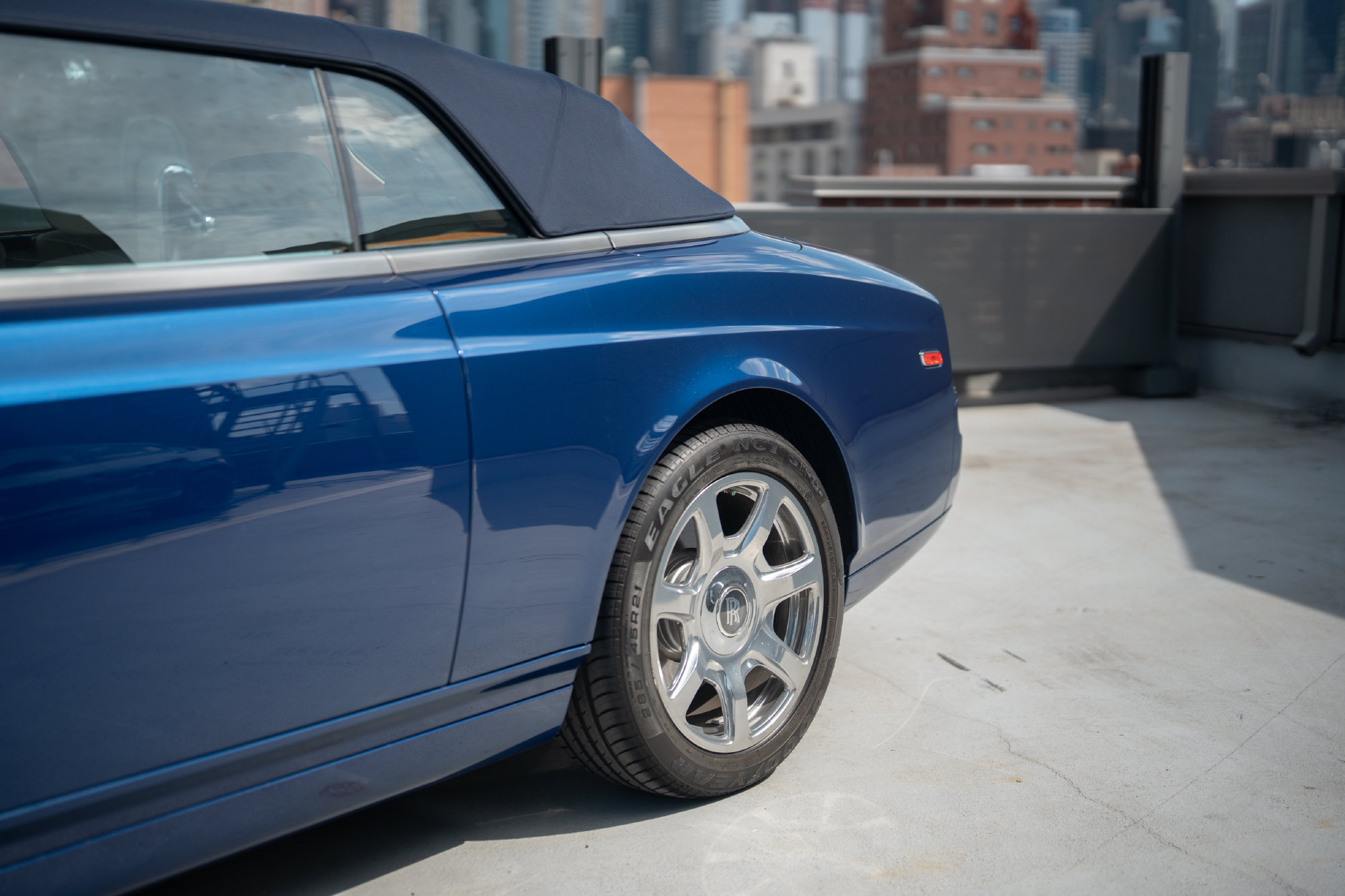 Used 2011 Rolls-Royce Phantom Drophead Coupe RWD image 6