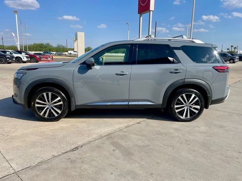 Certified 2024 Nissan Pathfinder Platinum w/ Cargo Package FWD image 4