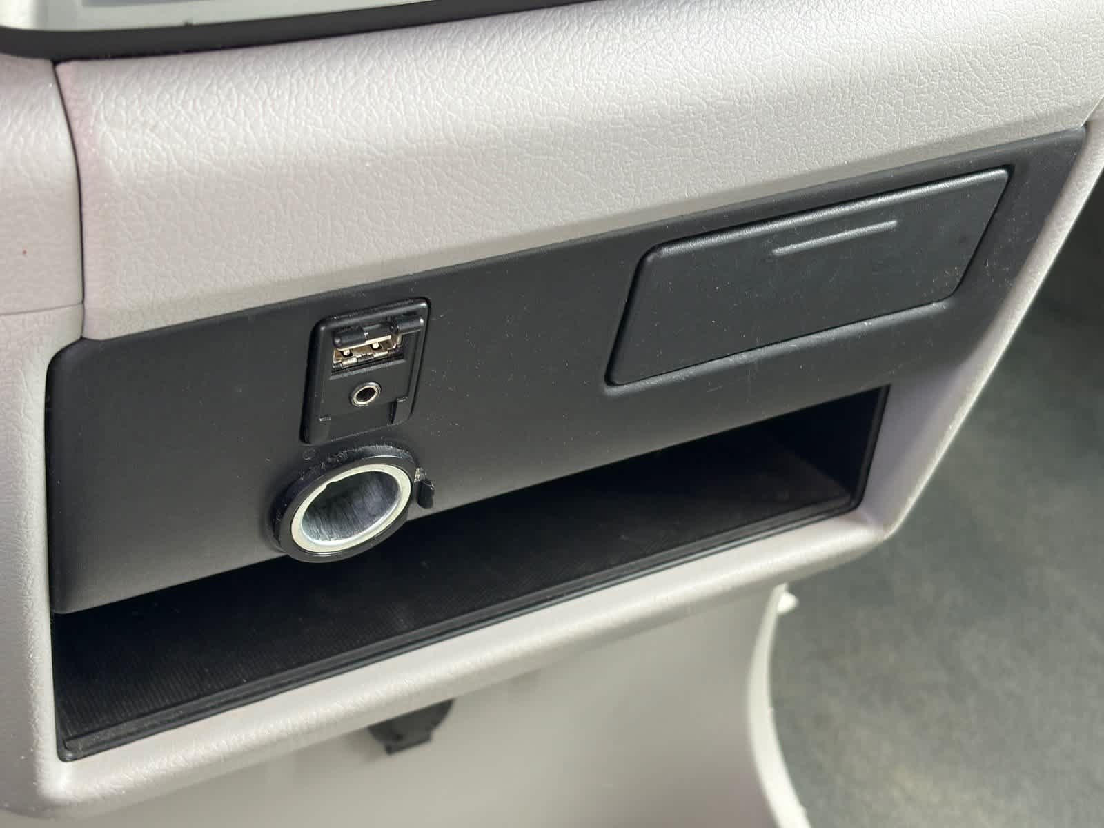 Used 2015 Toyota Sienna LE FWD image 17