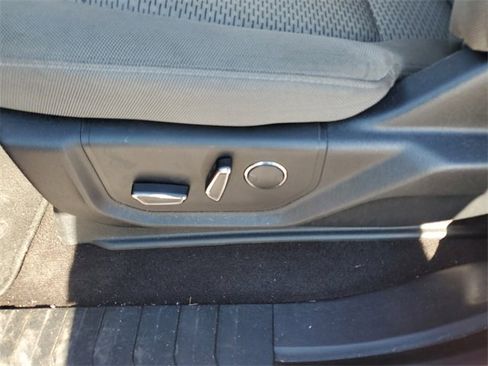 Used 2018 Ford F150 XLT w/ Equipment Group 302A Luxury image 24