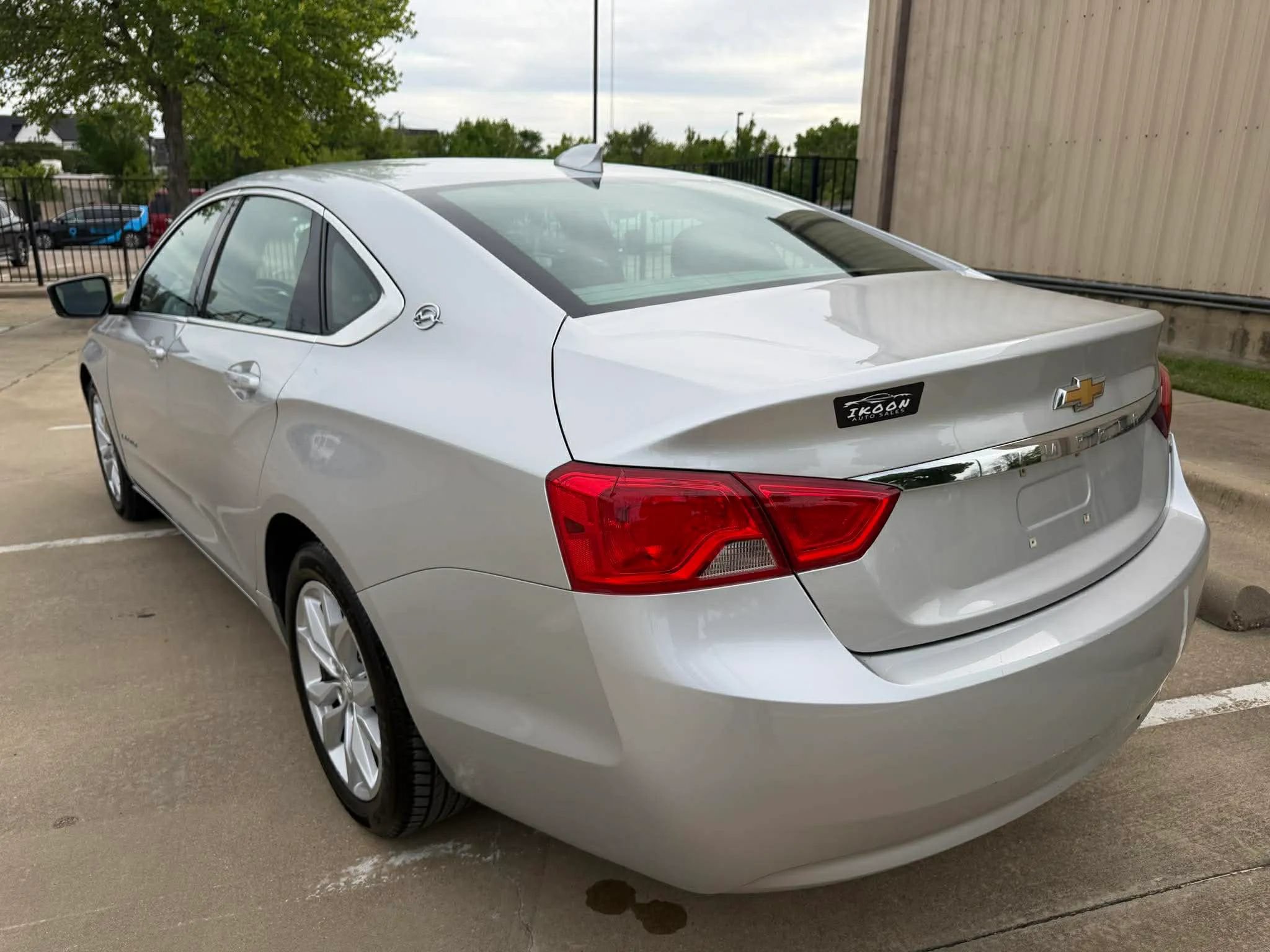 Used 2019 Chevrolet Impala LT FWD image 4
