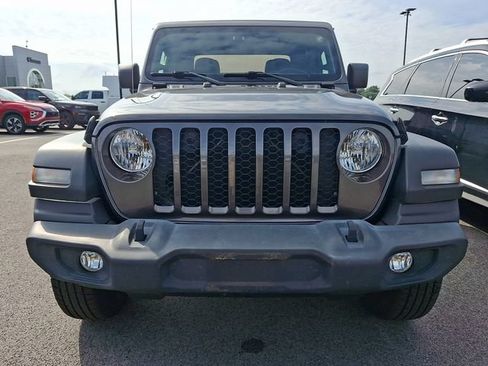 Used 2021 Jeep Gladiator Sport w/ Trailer Tow Package AWD/4WD image 2