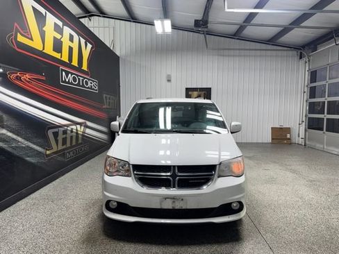 Used 2018 Dodge Grand Caravan SXT FWD image 12