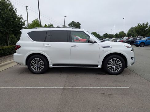 Used 2021 Nissan Armada SL AWD/4WD image 3