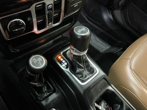 Used 2022 Jeep Wrangler Unlimited Sahara w/ Cold Weather Group AWD/4WD image 24