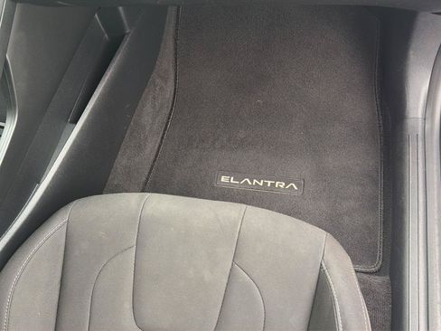 Used 2022 Hyundai Elantra SEL w/ Cargo Package FWD image 32