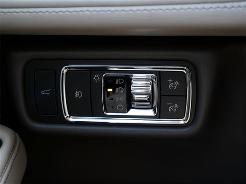 Used 2020 Lincoln Aviator Reserve w/ Equipment Group 202A image 22