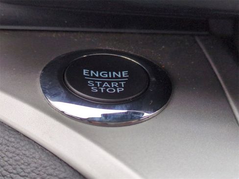 Certified 2022 Ford Explorer XLT w/ Equipment Group 202A image 27