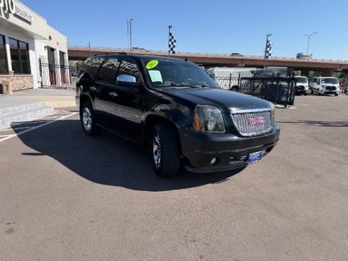 Used 2012 GMC Yukon SLT w/ SLT Chrome Package AWD/4WD image 22