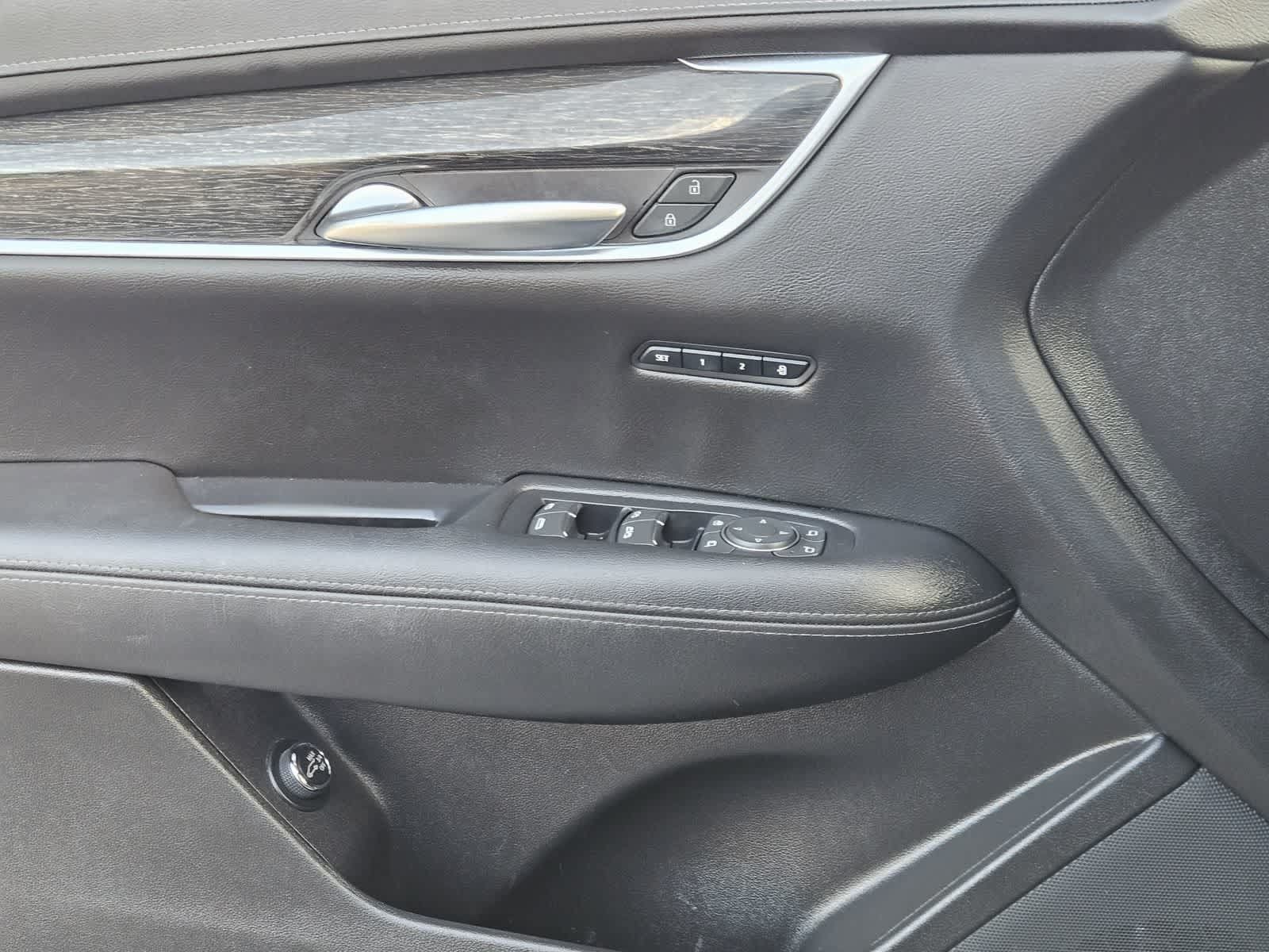 Used 2020 Cadillac XT5 Premium Luxury FWD image 23