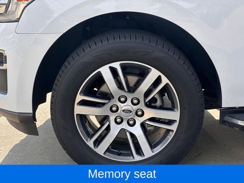 Used 2023 Ford Expedition Limited image 9