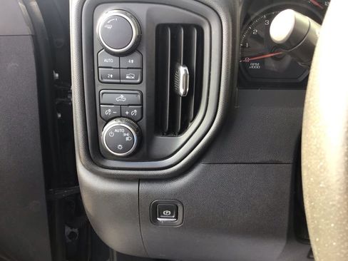 Used 2020 Chevrolet Silverado 1500 Custom w/ Custom Value Package AWD/4WD image 15