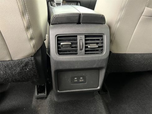 Certified 2021 Nissan Rogue SV image 23