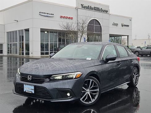 Used 2024 Honda Civic Touring image 2