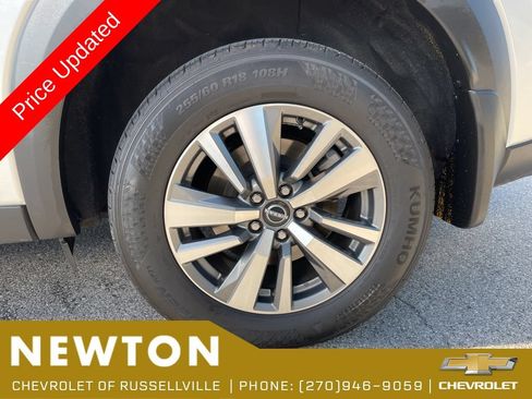 Used 2025 Nissan Pathfinder SL AWD/4WD image 59