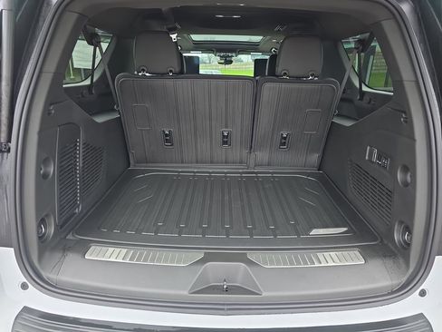 New 2026 GMC Yukon XL Denali w/ Denali Reserve Package AWD/4WD image 13
