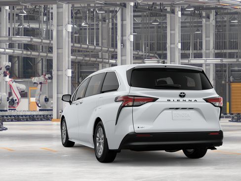 New 2026 Toyota Sienna LE FWD image 9