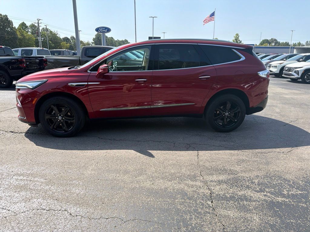 Used 2023 Buick Enclave Essence w/ Experience Buick Package FWD image 6
