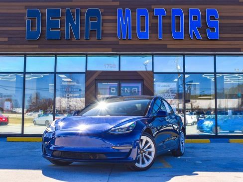 Used 2021 Tesla Model 3 Standard Range Plus image 1