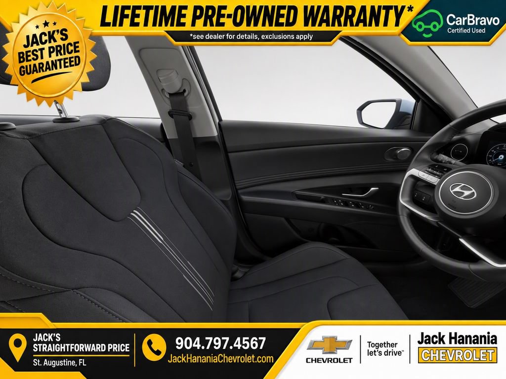 Used 2025 Hyundai Elantra SEL FWD image 19