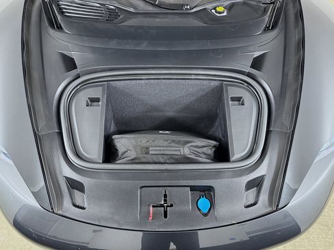 Used 2020 Porsche Taycan 4S w/ Premium Package image 32