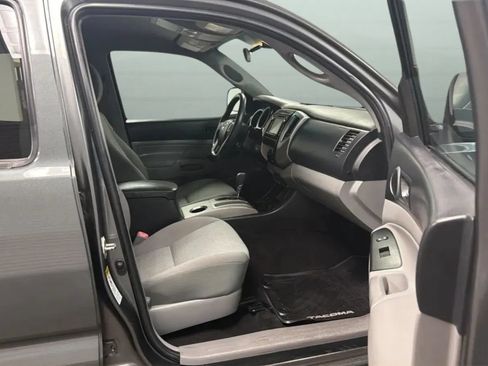 Used 2014 Toyota Tacoma PreRunner w/ SR5 Package RWD image 21