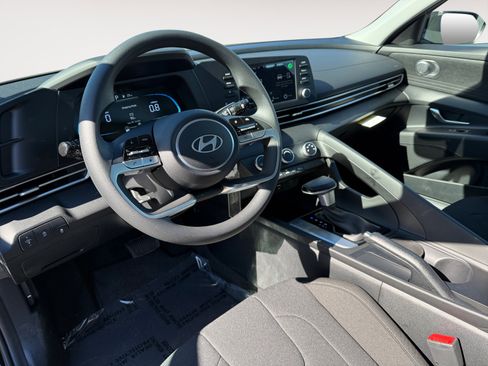 New 2026 Hyundai Elantra SE FWD image 15