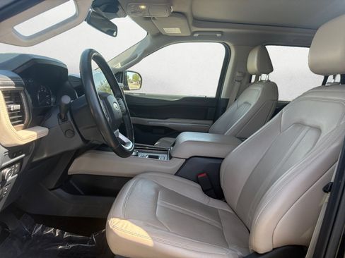 Used 2022 Ford Expedition Limited RWD image 9